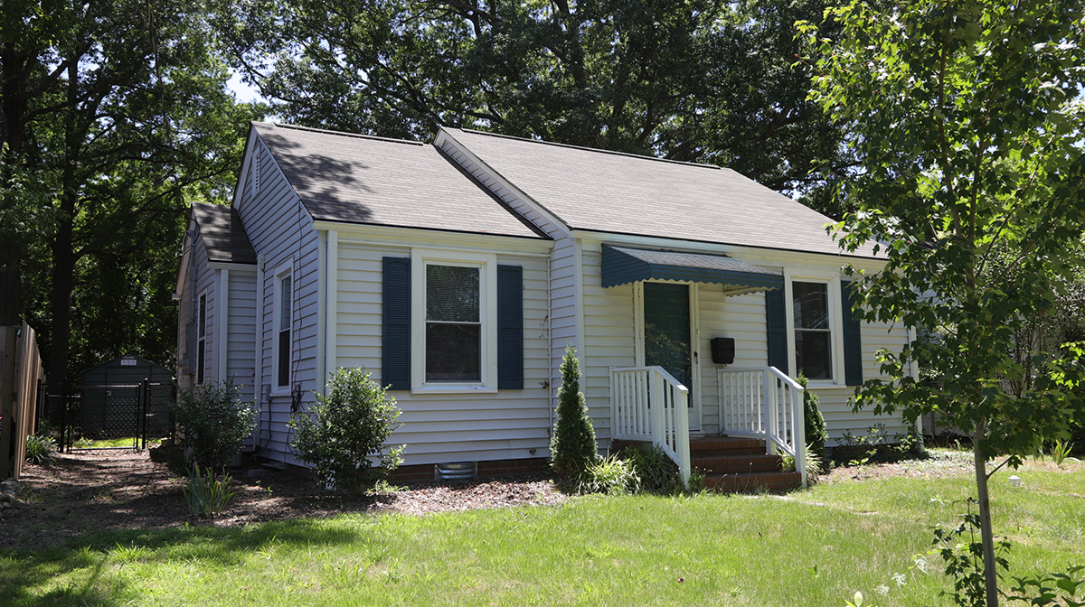 102 E Edgewood Dr