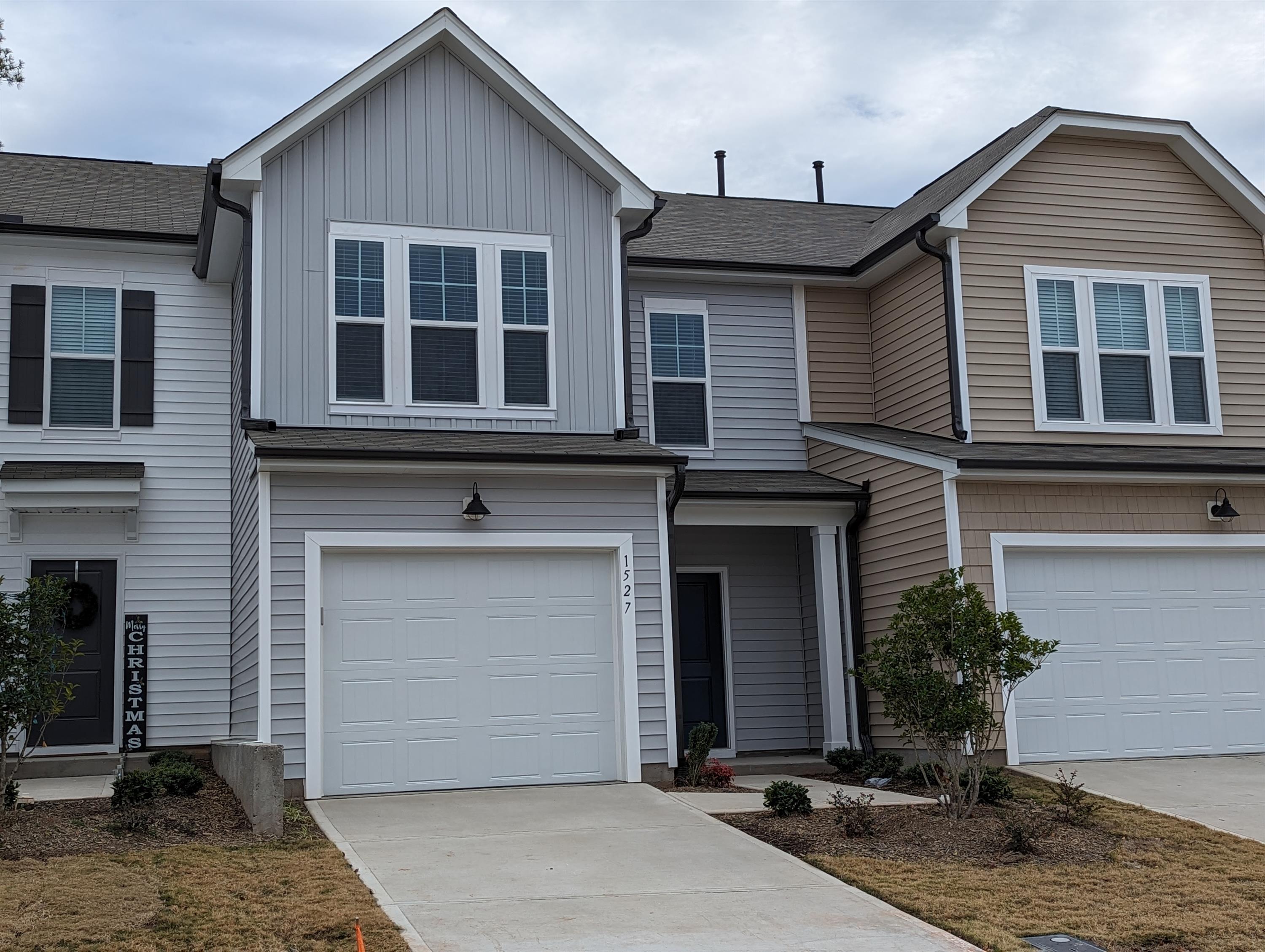 1527 Smoky Mountains St - 1